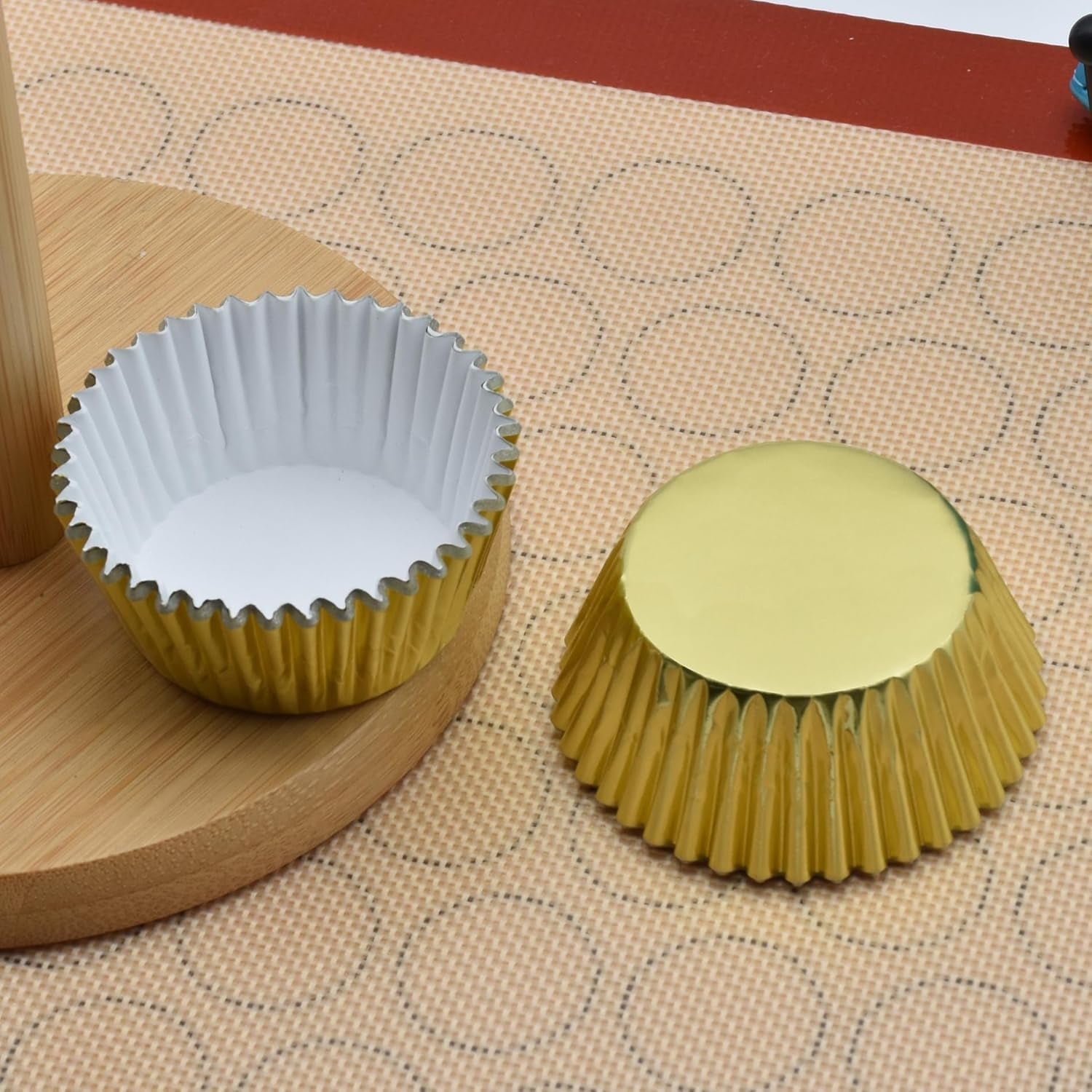 200-pcs-gold-foil-cupcake-liners-standard-baking-cups-muffin-paper-cases-food-grade-greaseproof-sturdy-parchment-cupcake-wrapper-for-party-christmas-gift