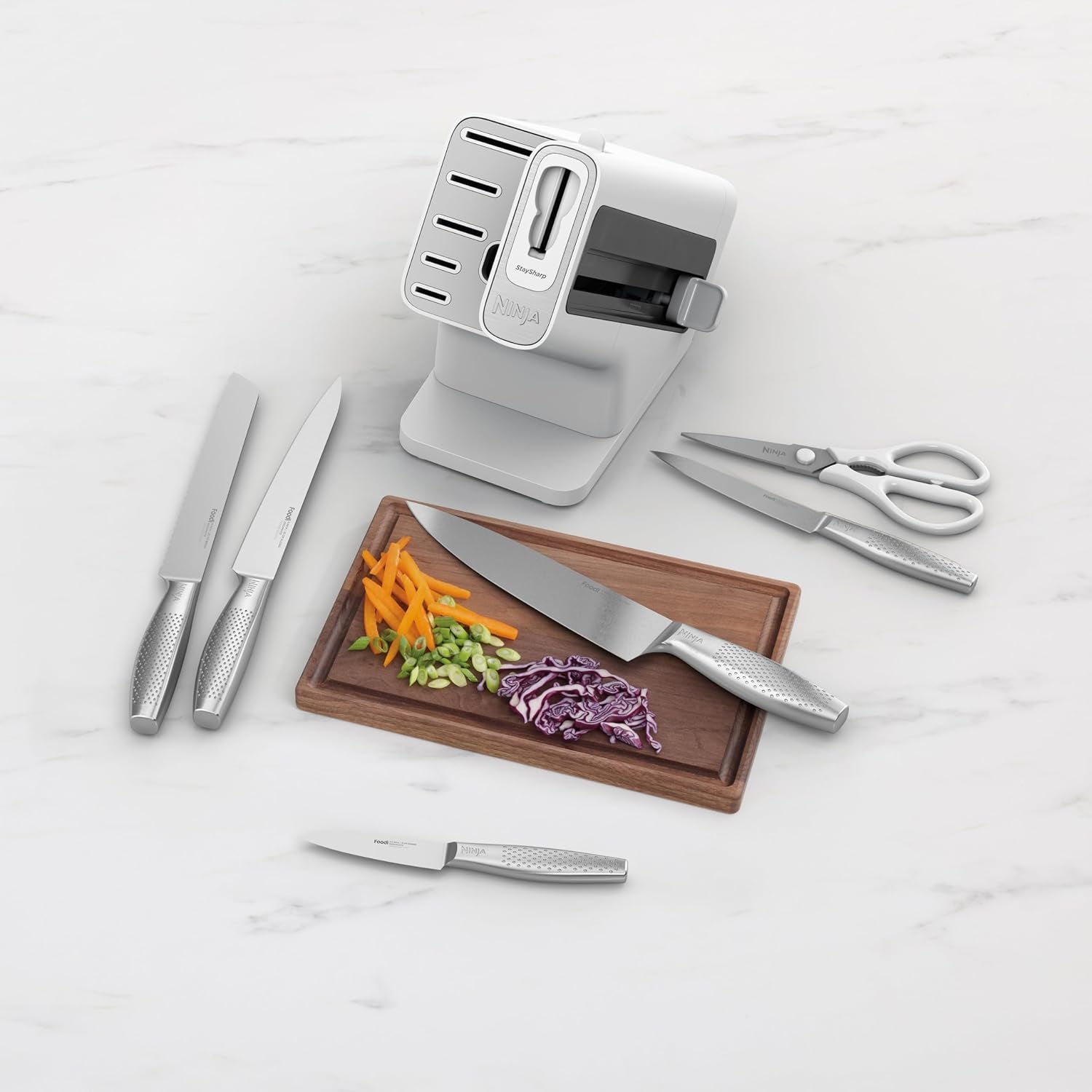 ninja-staysharp-6-piece-knife-set-with-integrated-sharpener-chef-bread-paring-knife-and-kitchen-scissor-white-k62006euwh