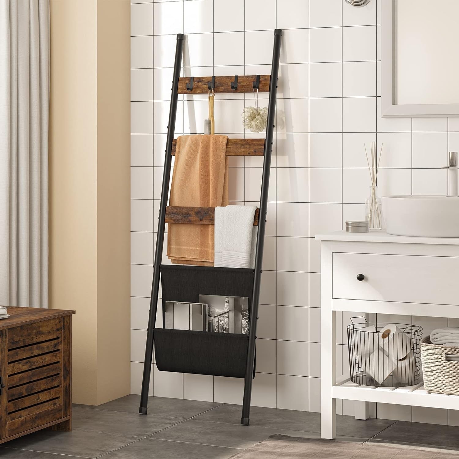 blanket-ladder-5-tier-towel-rack-17-3-l-x-63-h-wall-leaning-blanket-rack-for-living-room-decorative-ladder-with-4-hooks-and-magazine-pocket-rustic-brown-bf32cj01