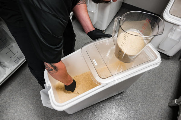 (400MCCW135) 4 Qt Liquid Measuring Cup - Camwear®3