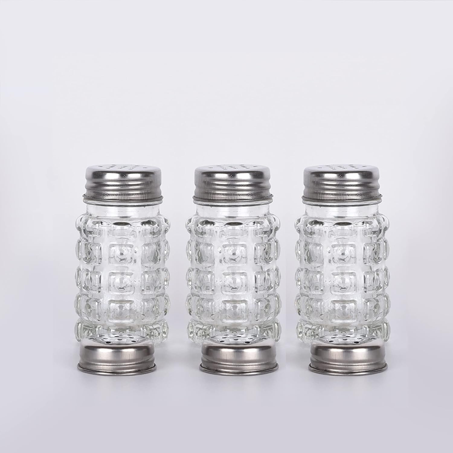 retro-style-salt-and-pepper-shakers-with-stainless-tops-2