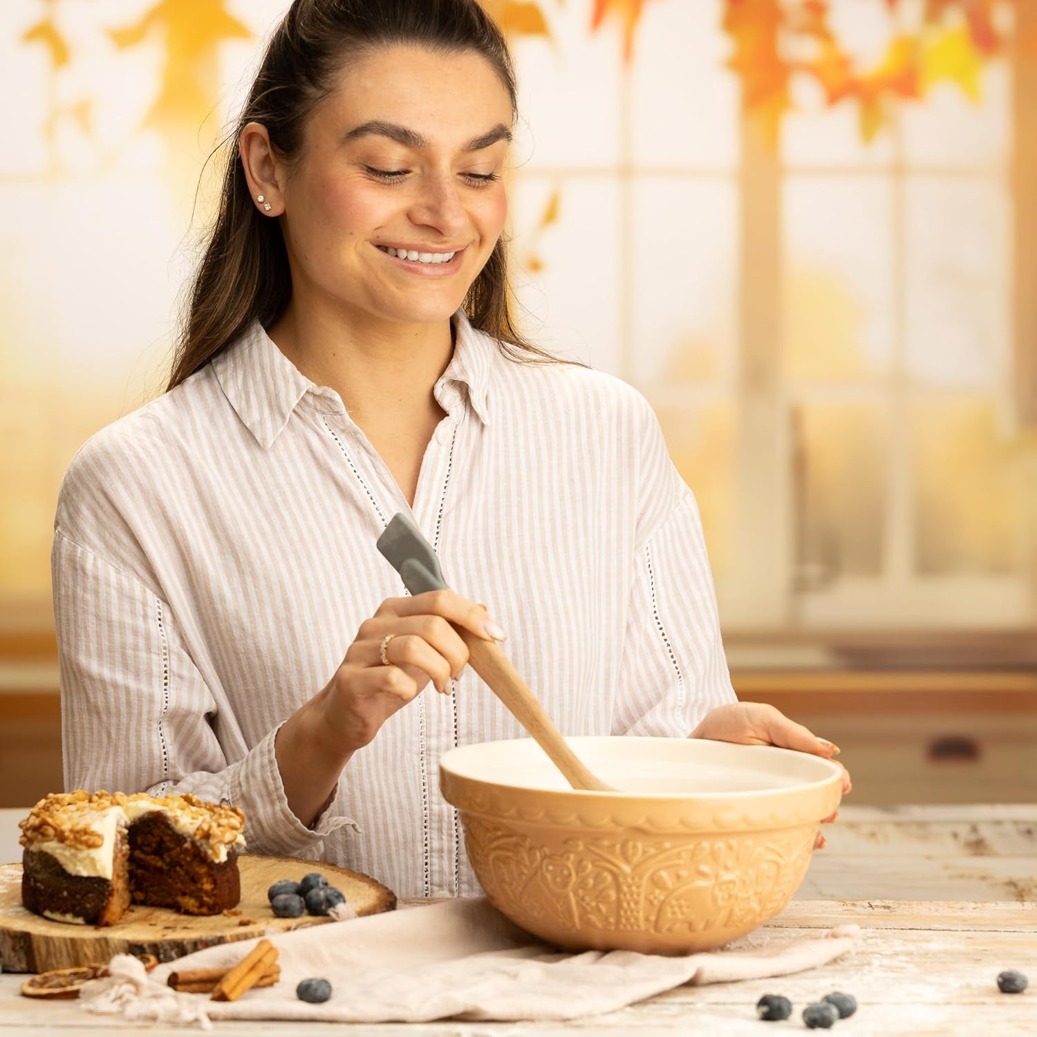 mason-cash-bear-embossed-mixing-bowl