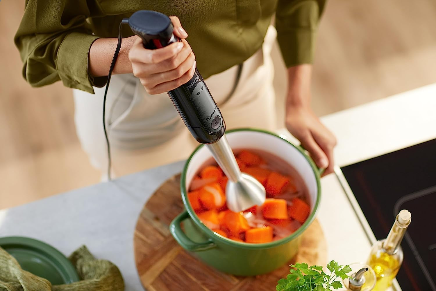 philips-promix-viva-collection-handblender-300w-blending-power-speedtouch-promix-technology-easy-intuitive-on-the-go-tumbler-black-hr2627-91-speedtouch-control-300-w-blending-power-smooth-anti-splash-results-on-the-go-tumbler-included-hr