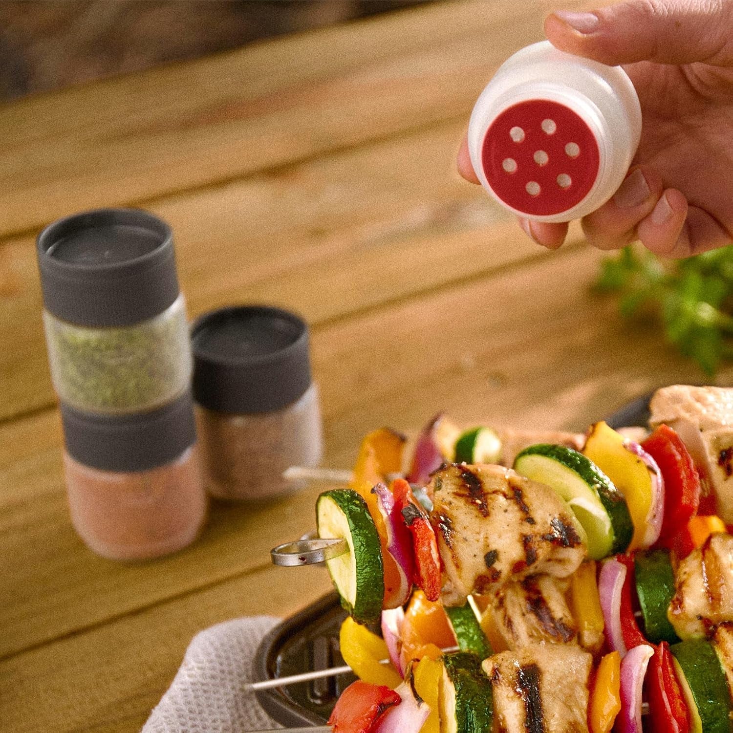 oxo-outdoor-4-piece-spice-shaker-set