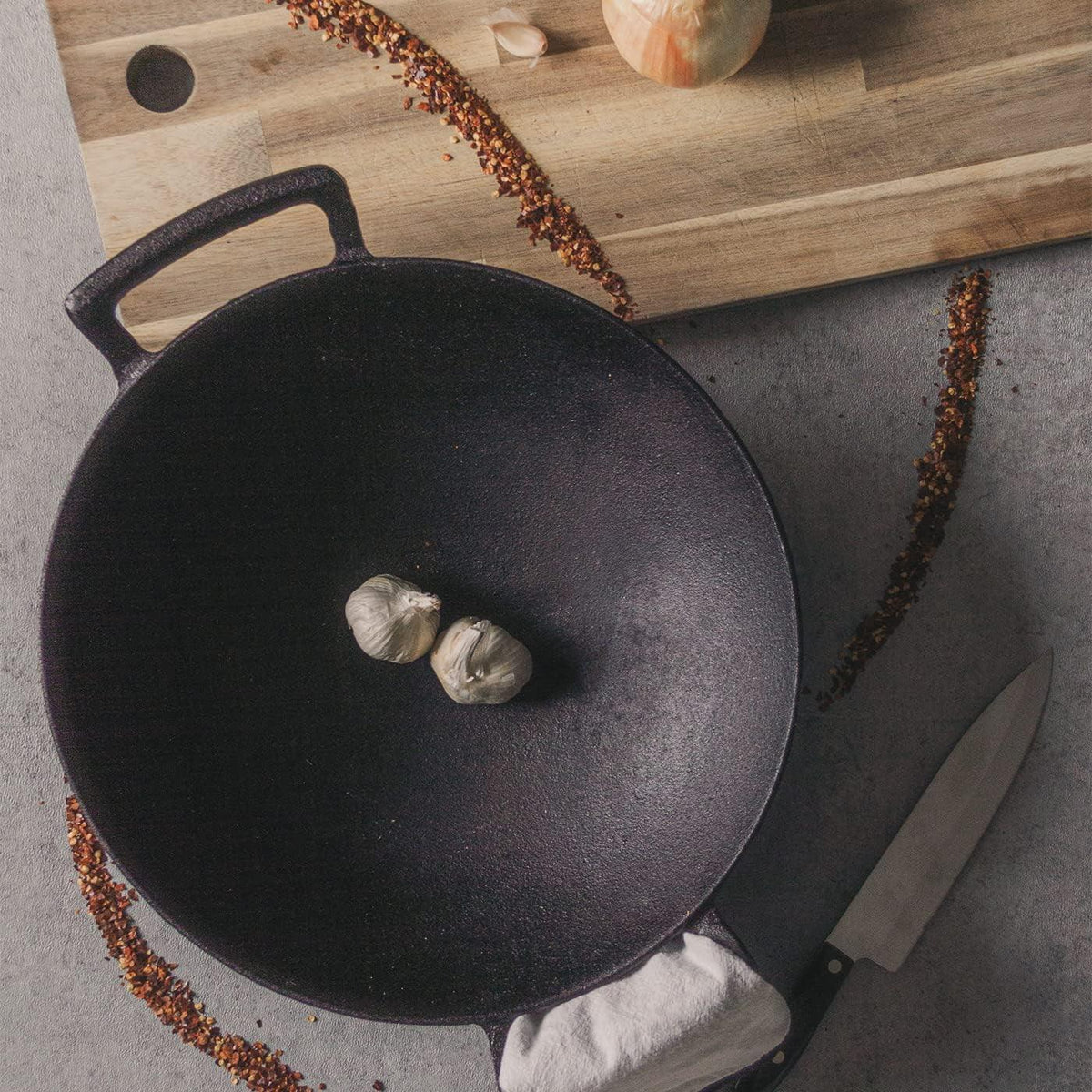 14-inch-cast-iron-wok-with-flat-base-and-handles