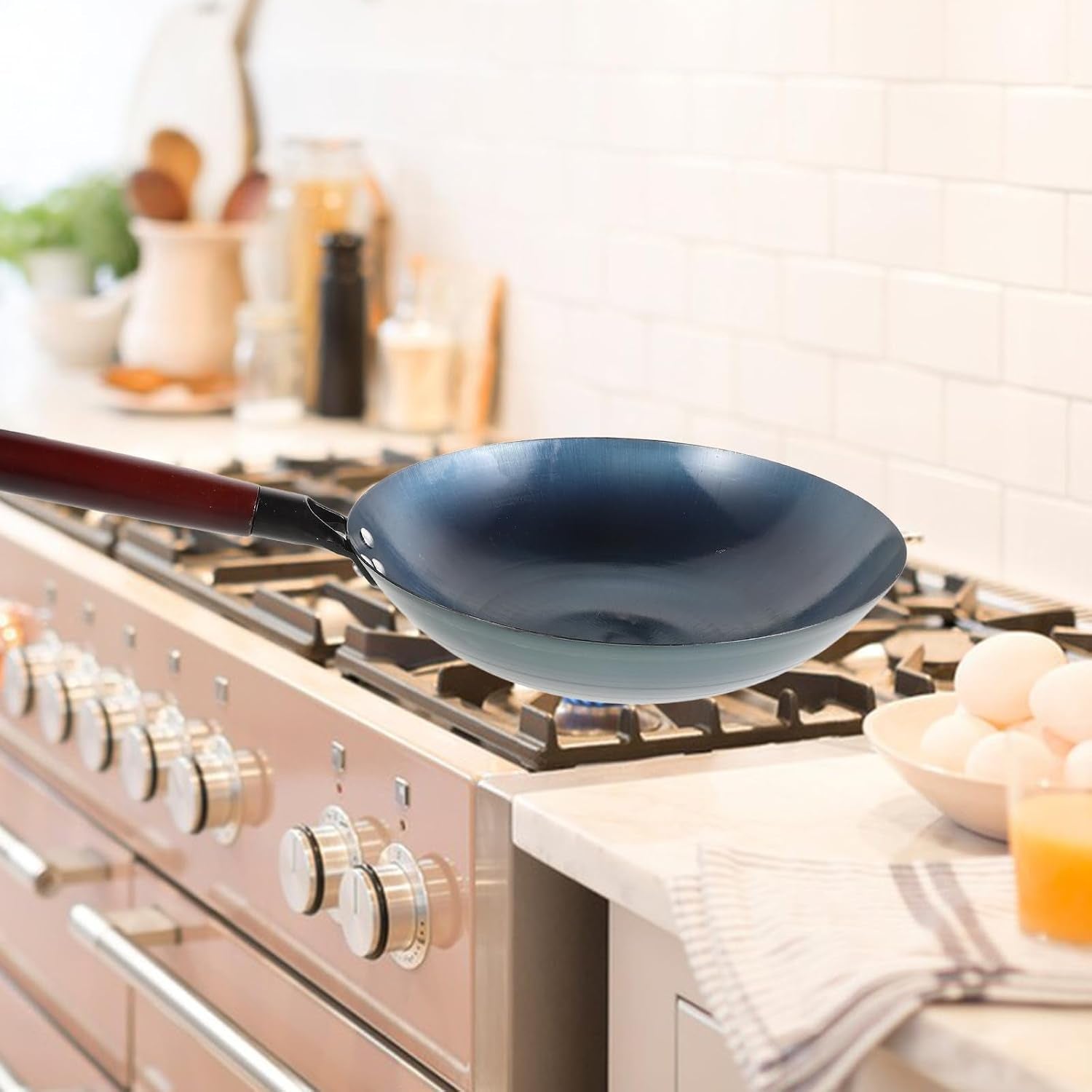 30cm-round-bottom-traditional-iron-wok-with-wooden-handle-1-5mm-thick-gas-stove-wok-pan-for-home-cooking-pre-seasoned-carbon-steel-stir-fry-pan-without-non-stick-coating