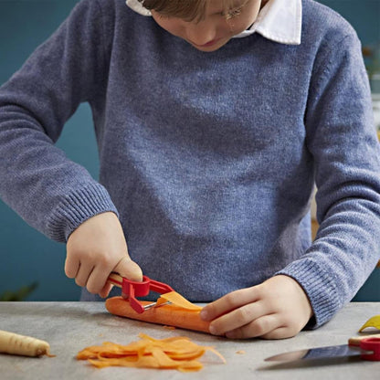 Le Petit Chef Complete 3 Piece Kitchen Set, Chef Knife with Rounded Tip, Fingers Guard, Peeler, for Children and Teaching Food Prep and Kitchen Safety, Made in France8