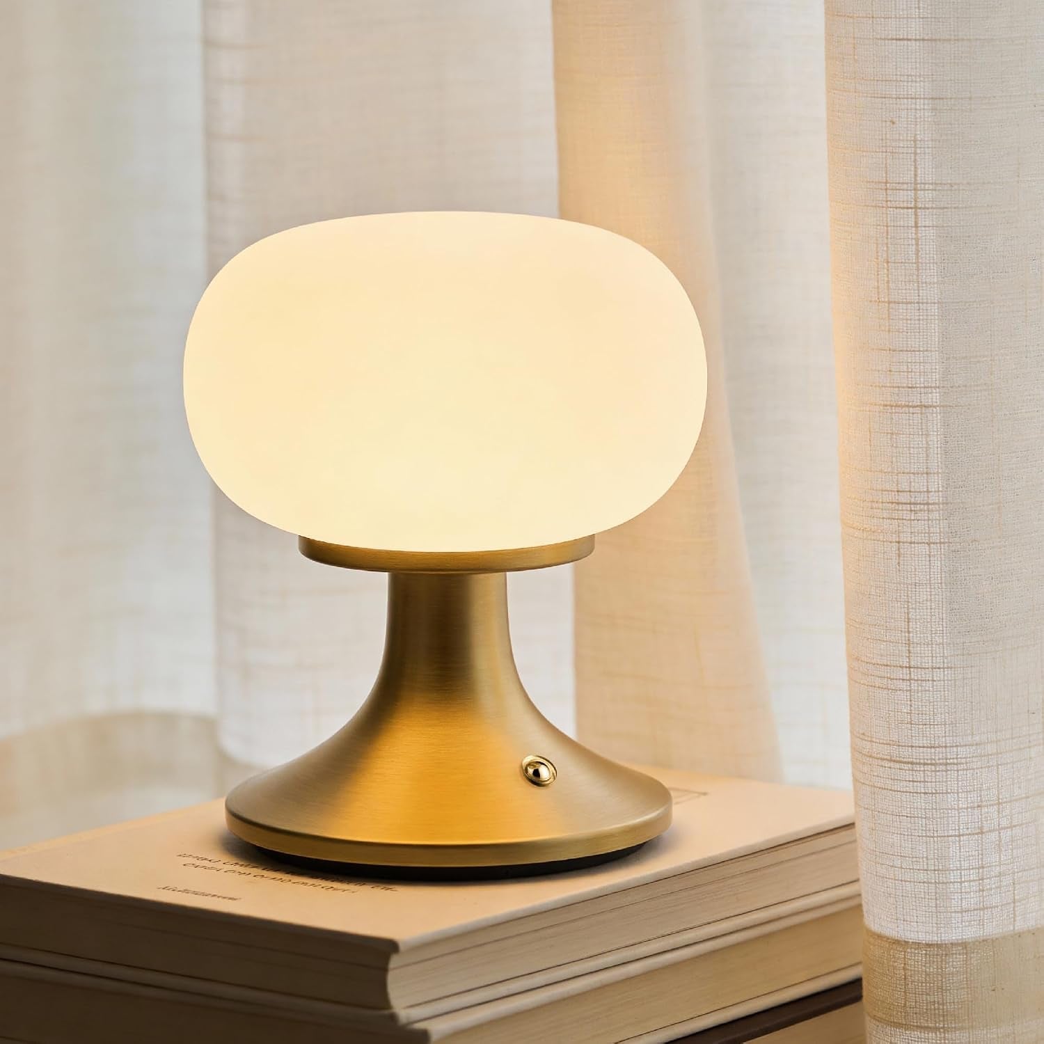 cordless-mushroom-table-lamp-stepless-dimming-2700k-warm-light-gold-aluminum-base-glass-shade-150lm-rechargeable-table-lamp-for-bedroom-living-room-dining-table