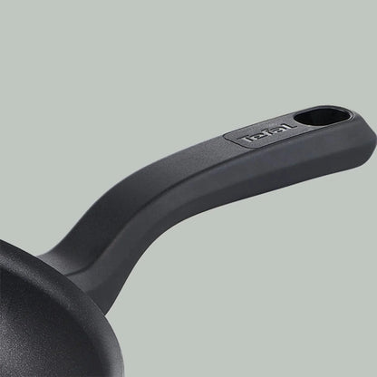 Tefal D52619 Resist Wok Pan | Safe Titanium Non-Stick Coating | Thermal Signal Temperature Indicator | Not Suitable for Induction Cookers | Easy Cleaning | Flame Protect Technology | Black | 28 Cm /3