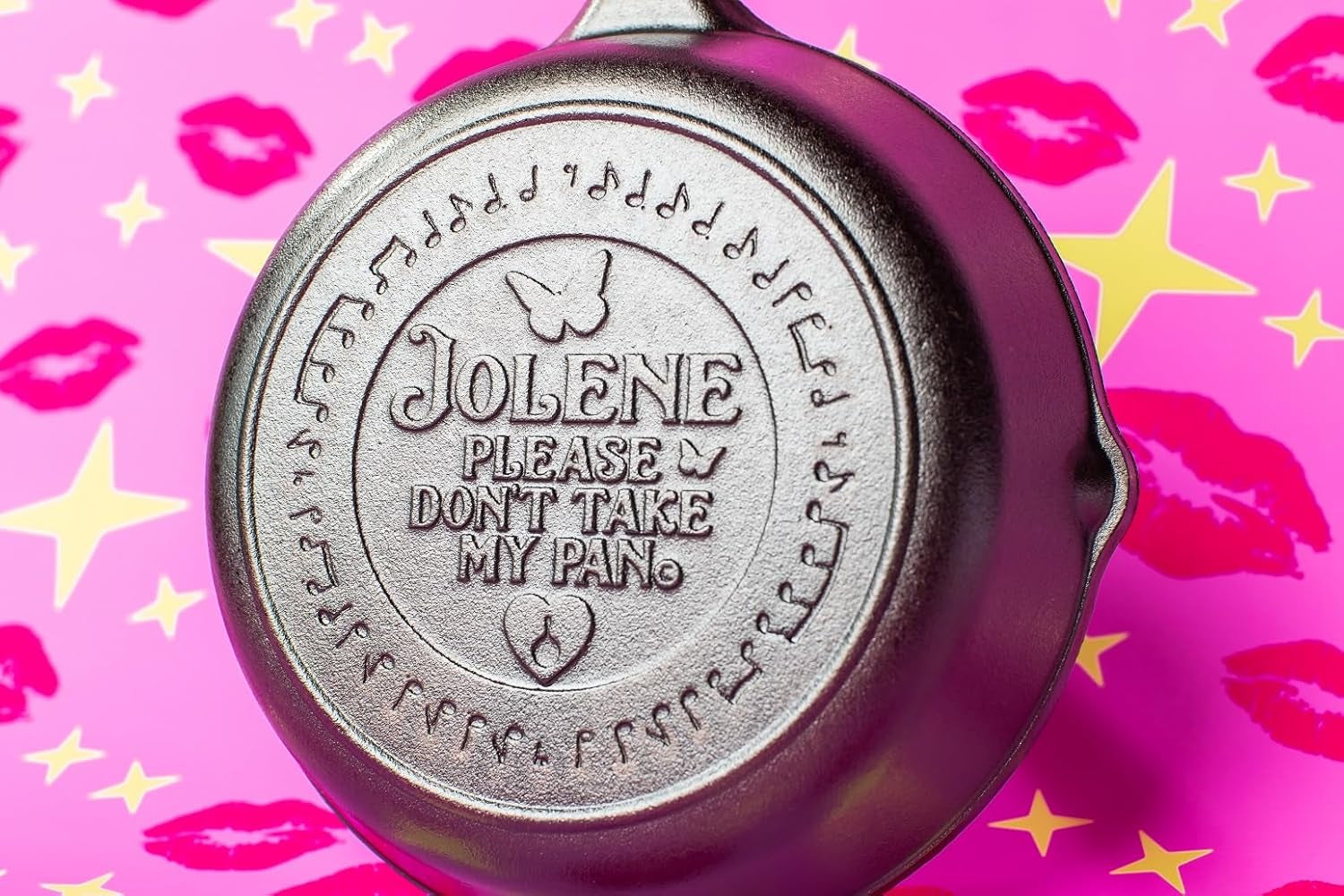 dolly-parton-jolene-cast-iron-skillet-8-inches-collectible-frying-pan-with-signature-design-heavy-duty-cast-iron-cookware-for-everyday-cooking-display