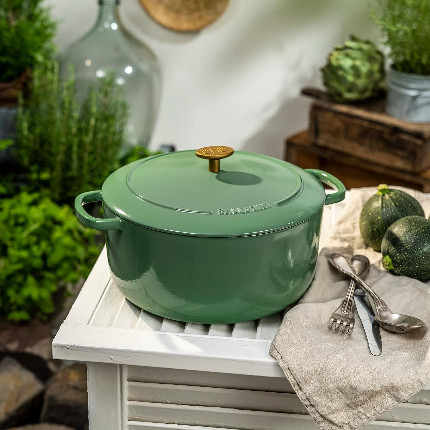bellamonte-cast-iron-7-5-qt-round-dutch-oven-saggio-green