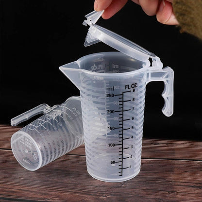 250 ML Plastic Measuring Cup with Lid,Large Capacity Measuring Container with Handle and Pour Spout Kitchen Cooking Pastry Baking Accessories2