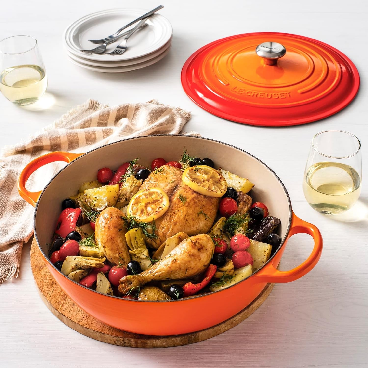 le-creuset-signature-cast-iron-chefs-oven-7-5qt-flame