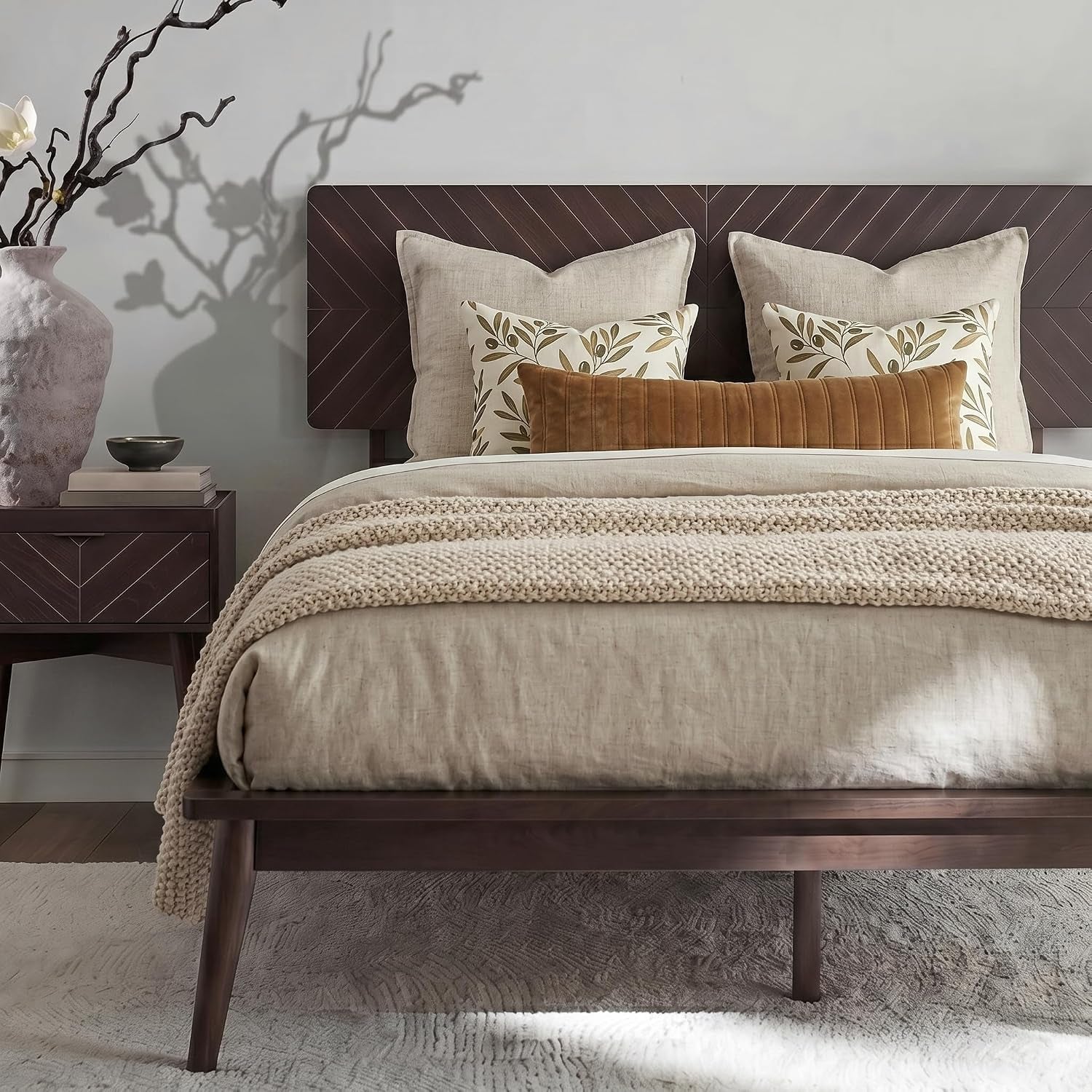 loki-solid-wood-platform-bed-full-chevron-headboard-espresso