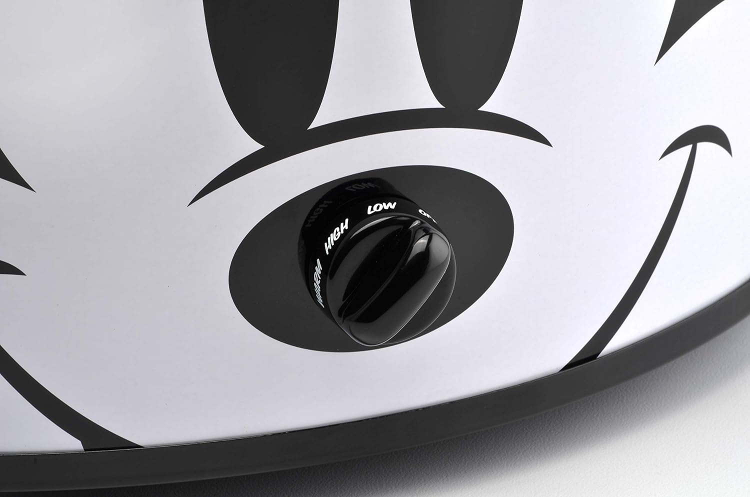 disney-mickey-mouse-6-quart-slow-cooker-with-trivet-by-food-dip-warmer-for-parties-electric-slow-cooker-with-glass-lid-disney-icon-handle-includes-mickey-glove-silicone-trivet
