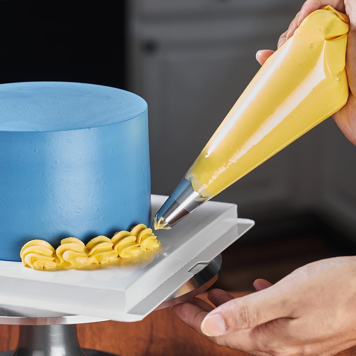 disposable-piping-bags-biobased-21-inch-clear-thick-cake-pastry-bags-pack-of-100-in-a-dispenser-box-professional-grade-for-chefs-and-home-bakers-packaging-may-vary