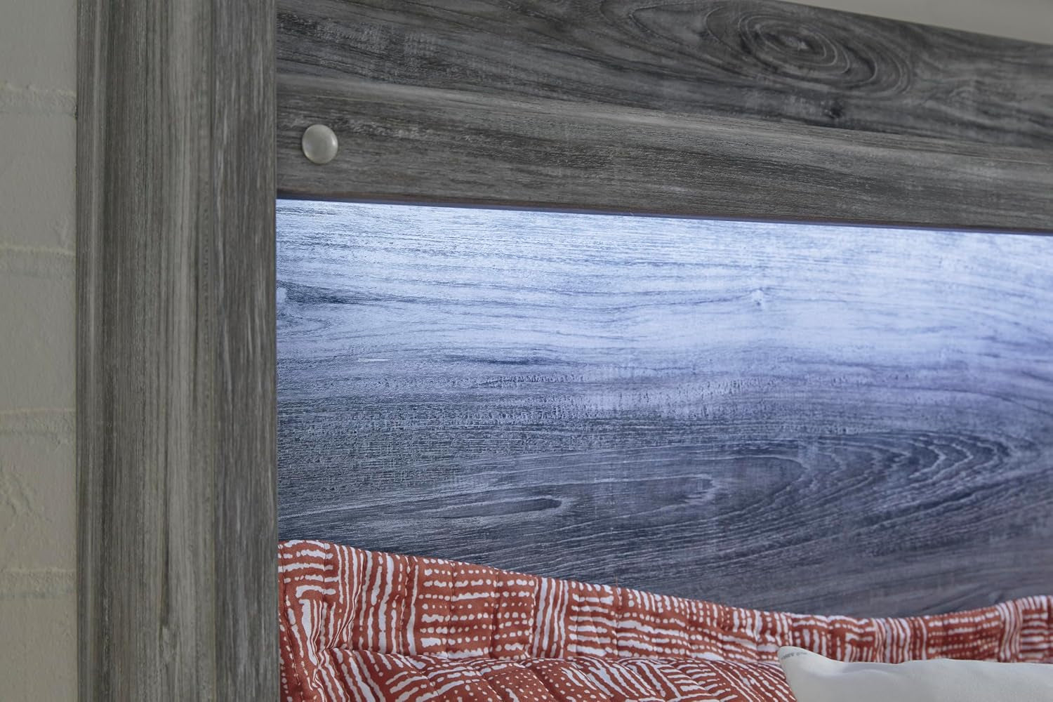 signature-design-by-ashley-baystorm-king-platform-bed-with-4-drawers
