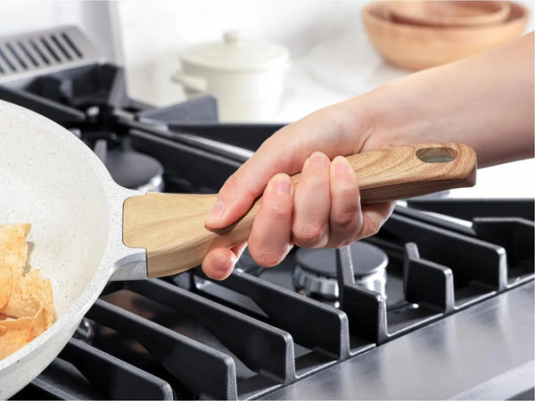Nonstick Ceramic Frying Pan Skillet, 9.5 Inch Omelet Pan, Healthy Non Toxic Chef Pan, Induction Compatible Egg Pan with Heat Resistant Handle, Pfas-Free9