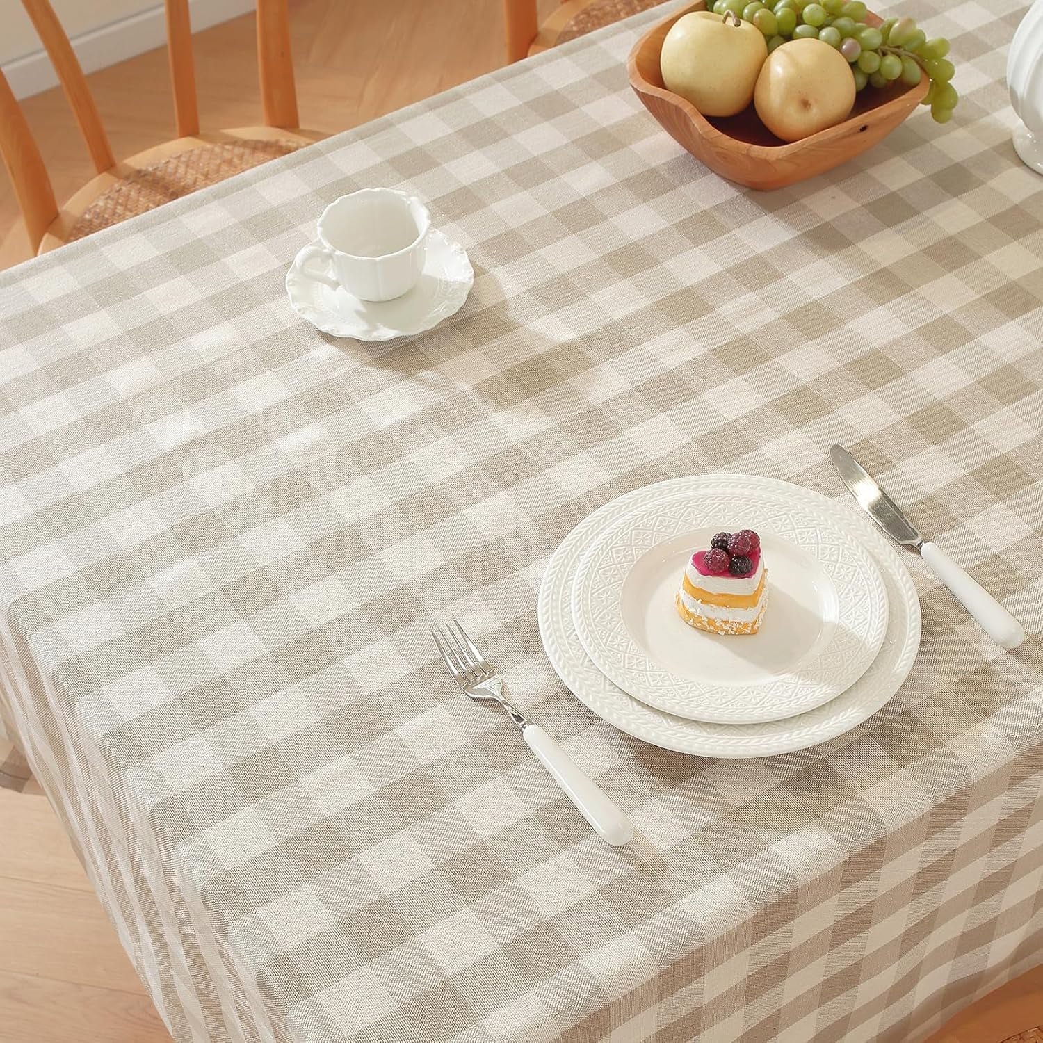 checkered-tablecloth-rectangle-washable-buffalo-plaid-table-cloth-cotton-linen-gingham-table-cover-for-picnic-kitchen-dining-room-beige-and-white-60-75
