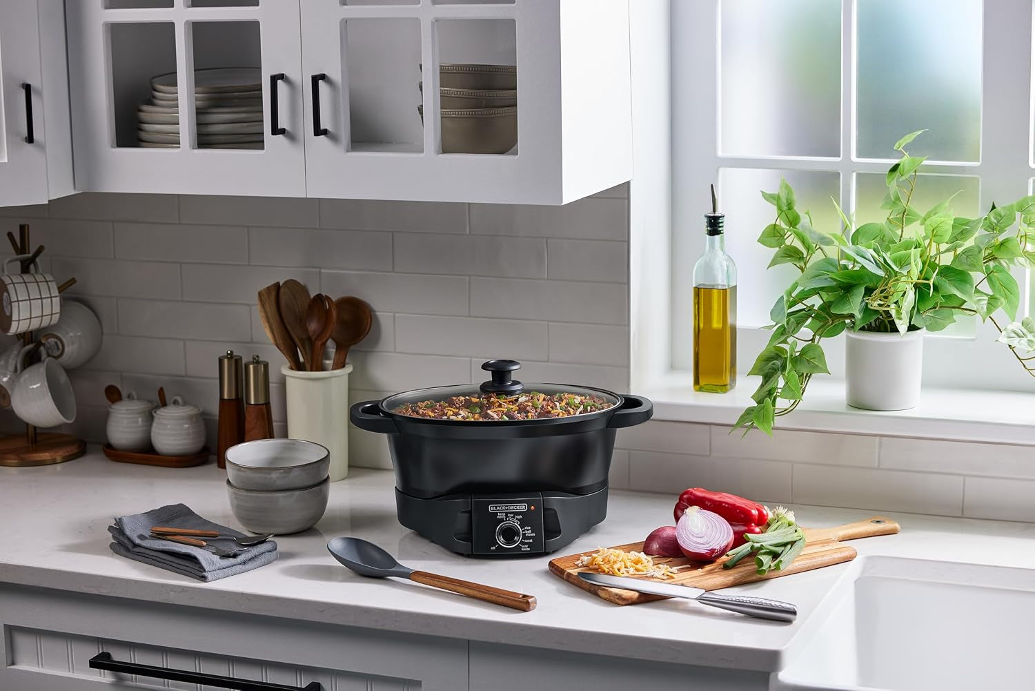 black-decker-7qt-multicooker-5-in-1-5-in-1-multicooker-with-ceramic-nonstick-pot-neat-n-clean-design-and-7qt-capacity