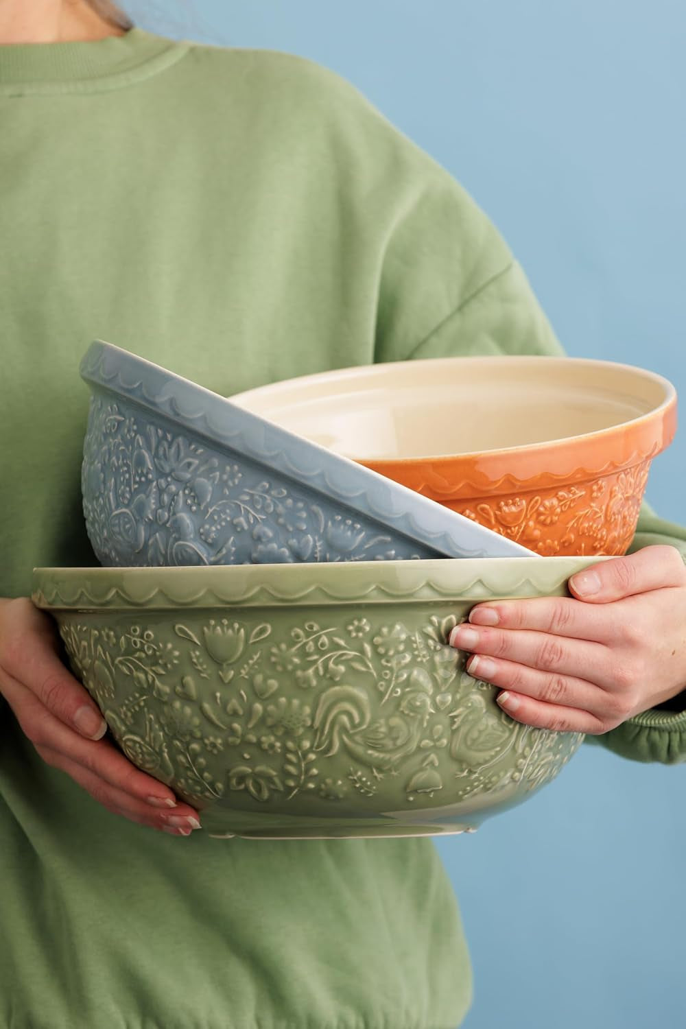 home-to-roost-mixing-bowl-24cm-earthenware-bowl-with-embossed-hen-cockerel-design-classic-bakeware-for-dough-pastry-cake-mixing-dishwasher-freezer-safe