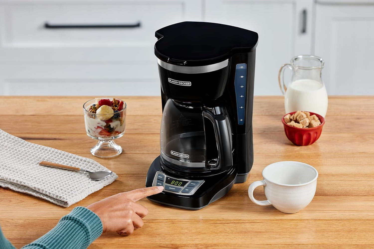 black-decker-12-cup-drip-coffee-maker-with-vortex-brewing