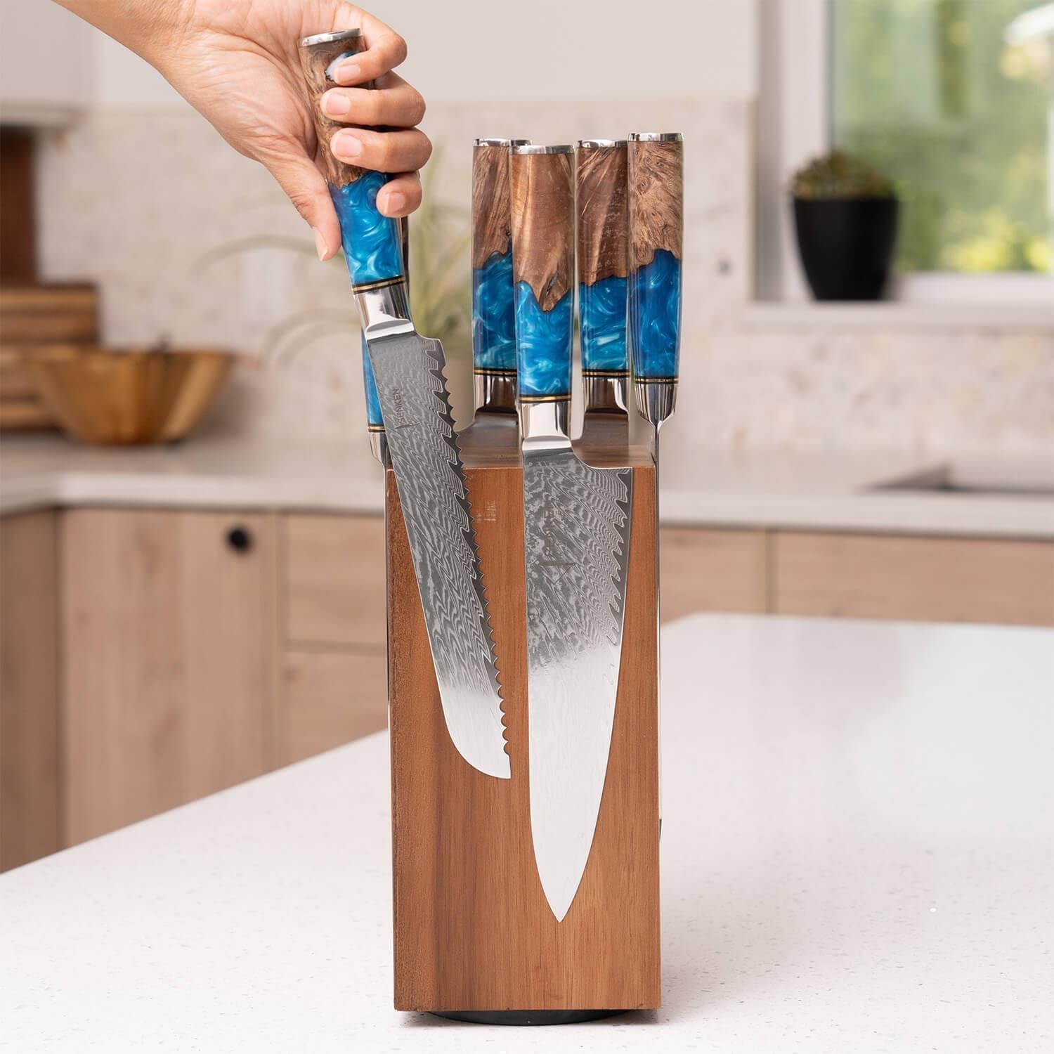 senken-rotating-magnetic-knife-block-without-knives-natural-acacia-hardwood-360-degrees-rotation-ultra-strong-neodymium-magnets-universal-knife-holder-storage-rotating-magnetic-block