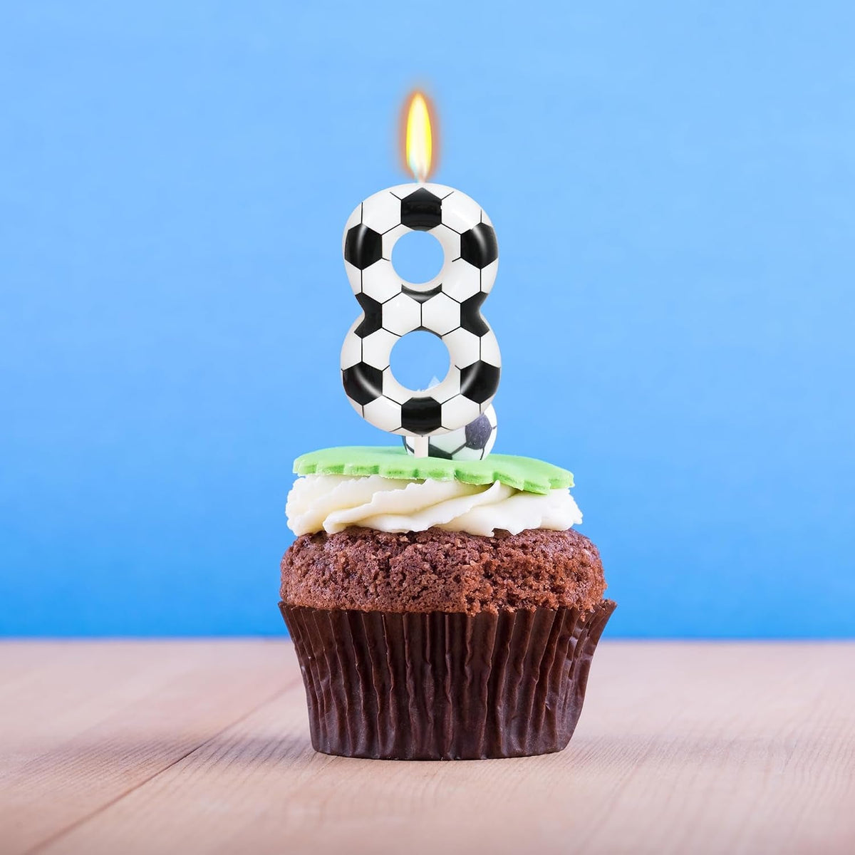 soccer-theme-number-8-candle-soccer-birthday-party-decorations
