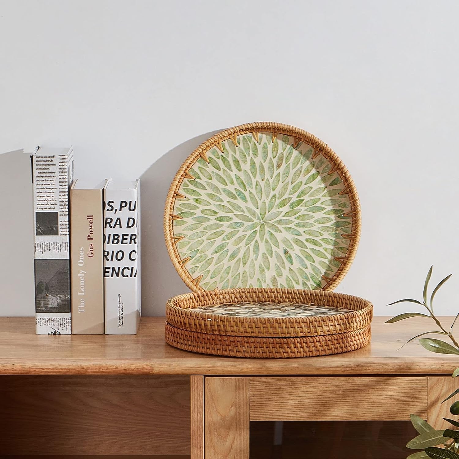round-rattan-tray-with-mother-of-pearl-inlay-rattan-serving-tray-with-wooden-base-decorative-wicker-basket-for-table-decor-storage-and-display-of-coffee-bread-food-fruit-leaf