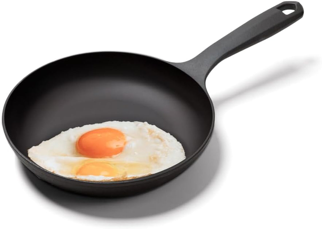 no-5-cast-iron-chef-skillet-7-5-inch-curved-wall-egg-pan-pre-seasoned-for-1-2-servings-lighter-smooth-made-in-usa