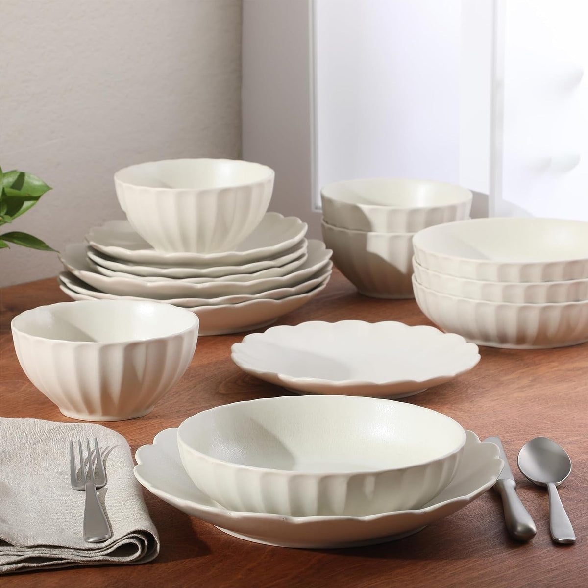 malibu-shore-16-piece-scalloped-edge-stoneware-matte-reactive-glaze-service-for-4-ceramic-plates-and-bowls-dinnerware-set-cream-white