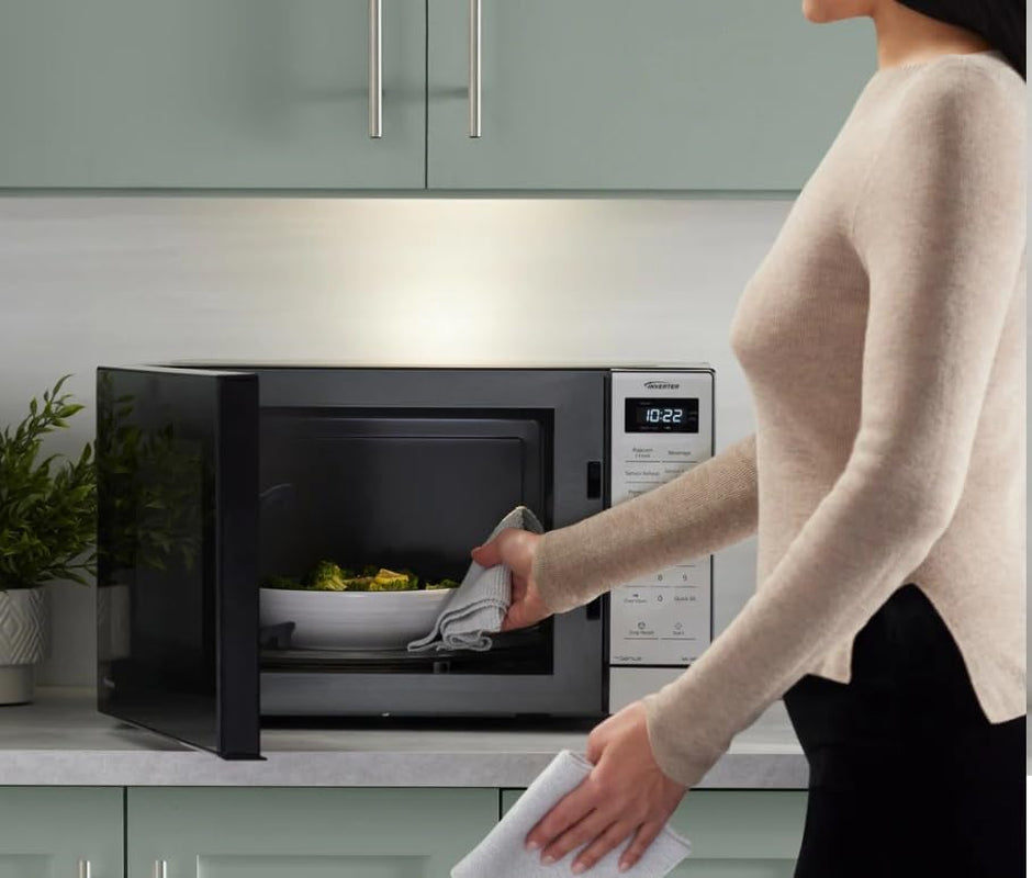 panasonic-1-2-cu-ft-inverter-microwave-1250w-nn-sn68qb