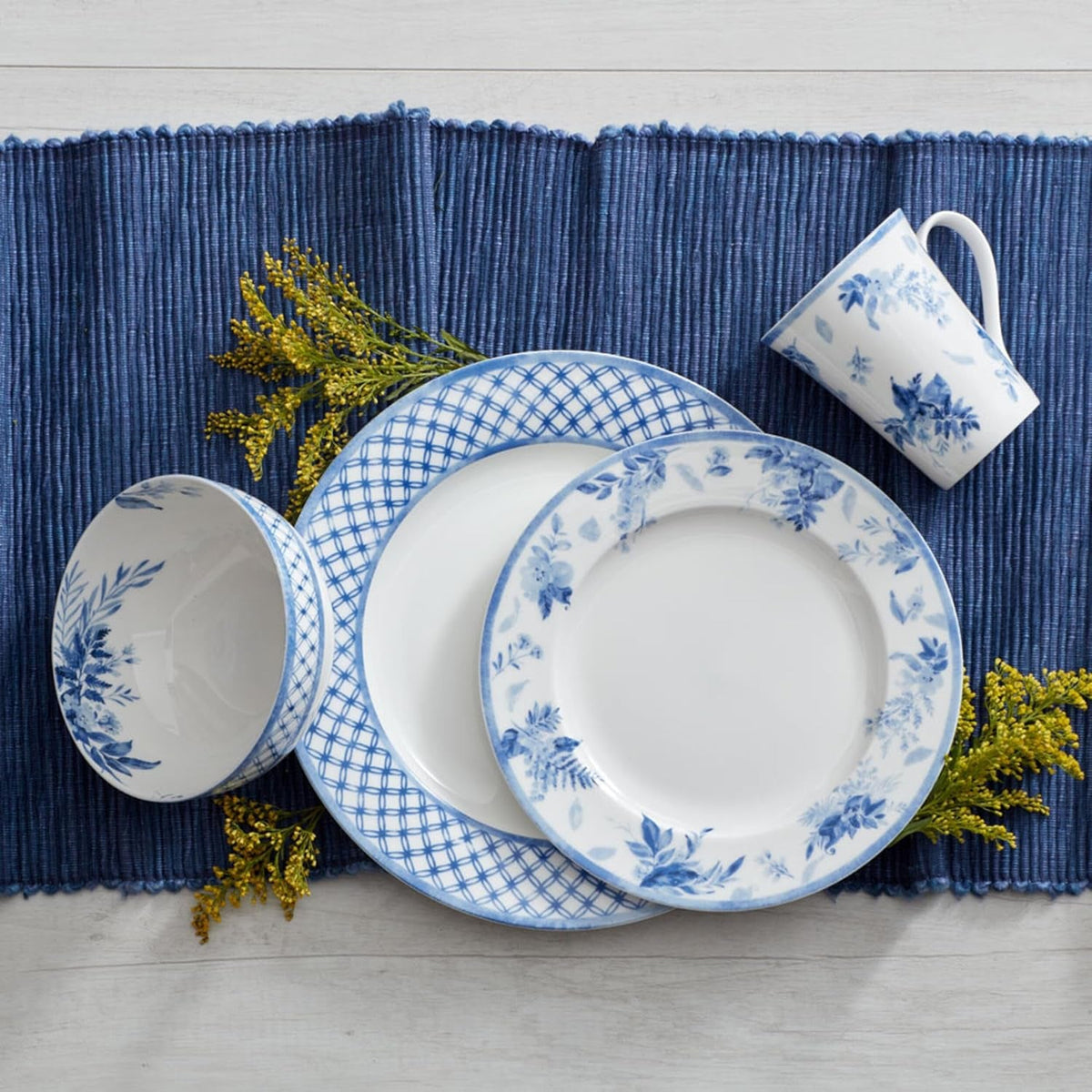 kiley-bone-china-lightweight-chip-resistant-16-piece-dinnerware-set-service-for-4-blue-and-white