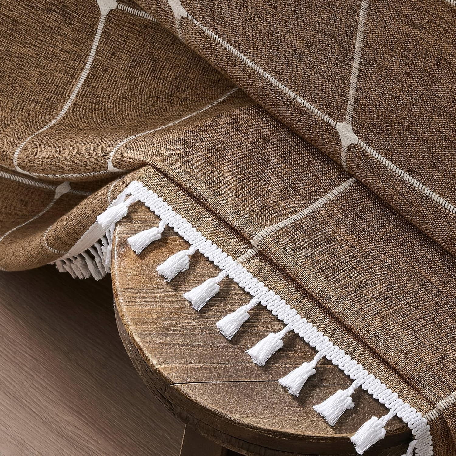 boho-round-grid-tablecloth-with-tassels-caramel-52in