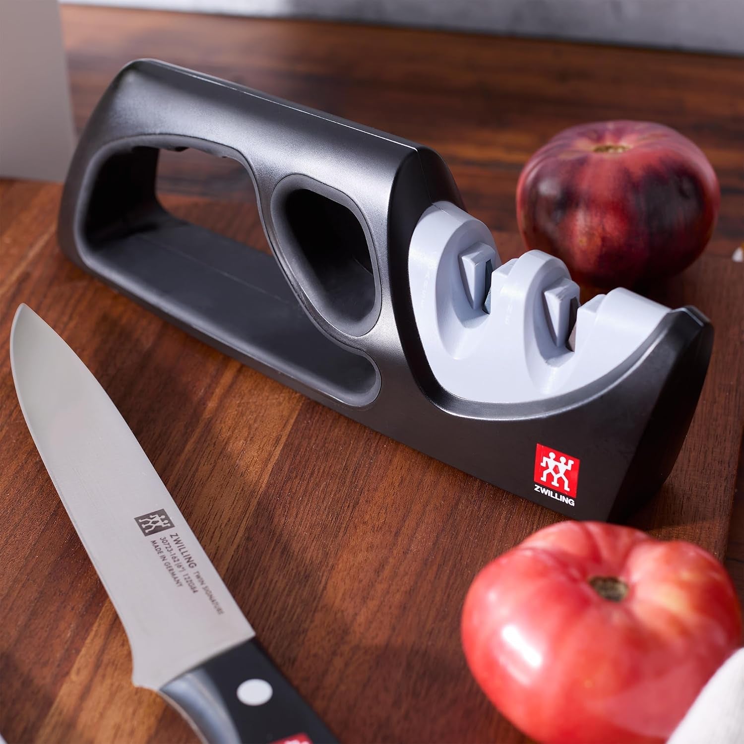 twin-signature-4-piece-razor-sharp-german-knife-set-made-in-company-owned-german-factory-with-special-formula-steel-perfected-for-almost-300-years-dishwasher-safe