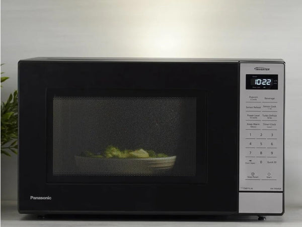Panasonic 1.2 Cu. Ft. Inverter Microwave 1250W - NN-SN68QB7