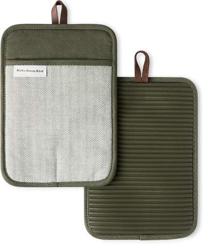 ® Evergreen Design Series Herringbone Ribbed Soft Silicone Pot Holders 2-Pack Set, Heat Resistant up to 500°F, Flexible & Waterproof, Deep Forest Green, 7"X10"1