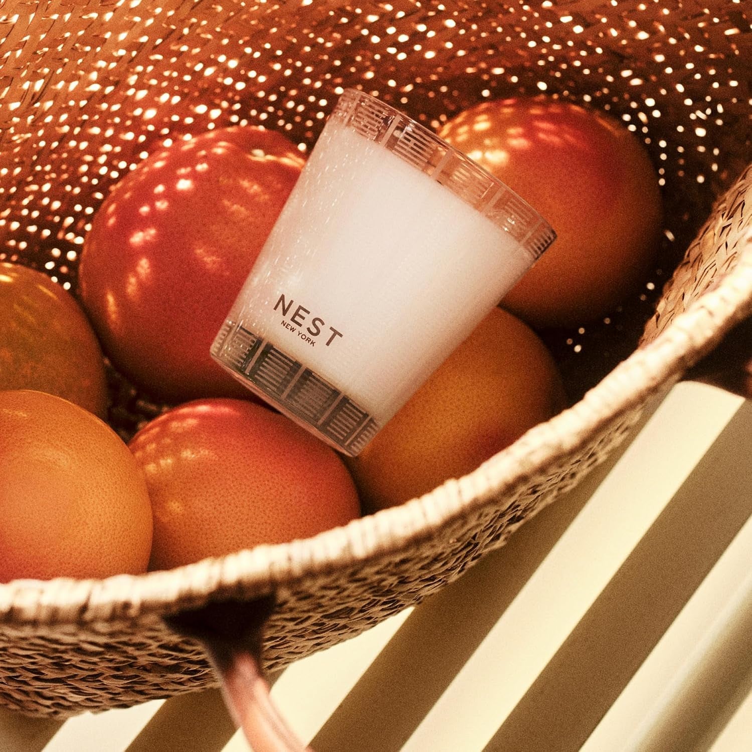 nest-new-york-scented-classic-candle-grapefruit-8-1-oz-up-to-60-hour-burn-time-reusable-glass-vessel