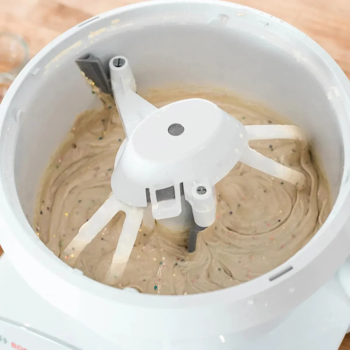 bosch-universal-plus-stand-mixer-with-bakers-pack-accessory-bundle-including-bowl-scraper-cookie-and-cake-paddles