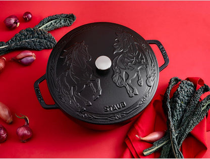 Cast Iron Essential French Oven, Dutch Oven, 5-Quart, Serves 5-6, Made in France, with Horse Lid - Matte Black7