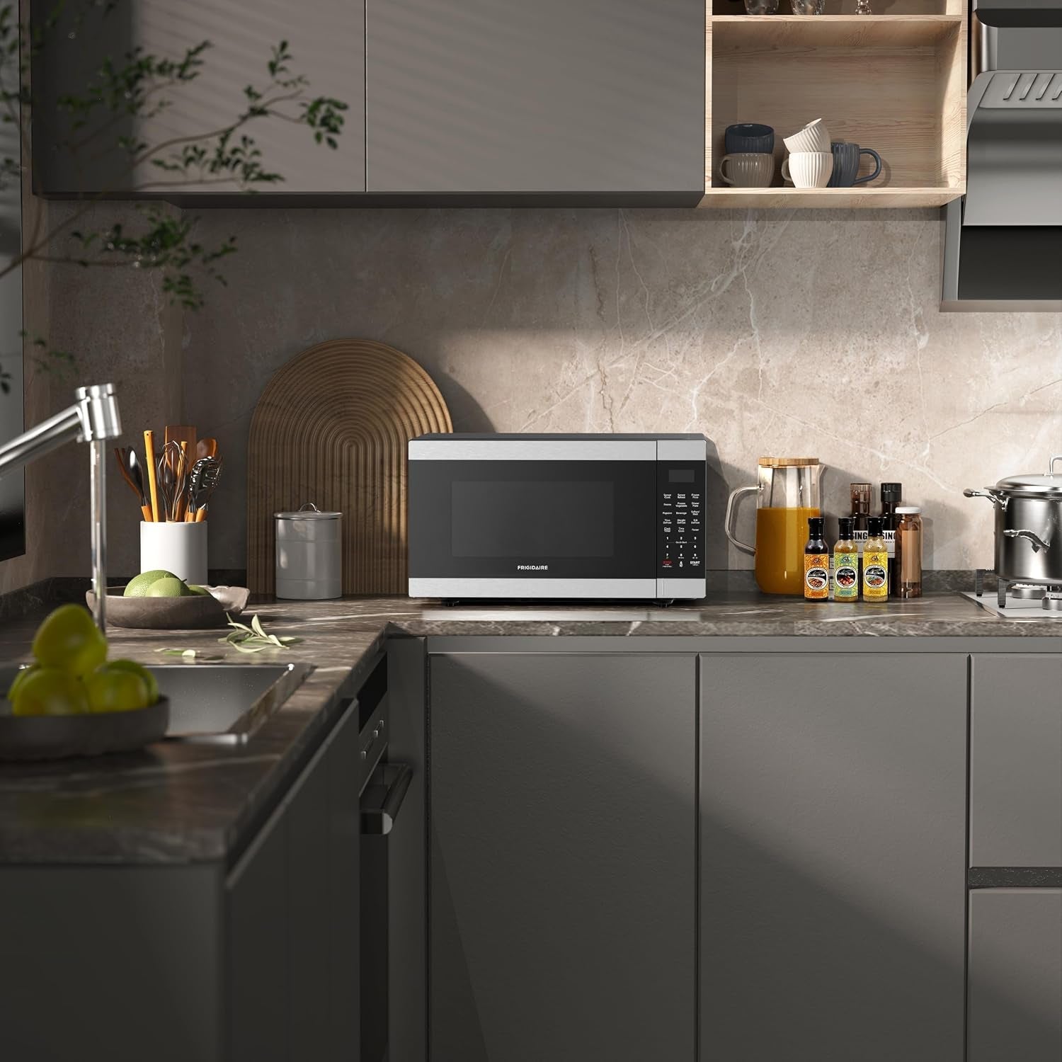 frigidaire-2-2-cu-ft-stainless-steel-microwave-oven-multi-function-programmable-1-200-watts