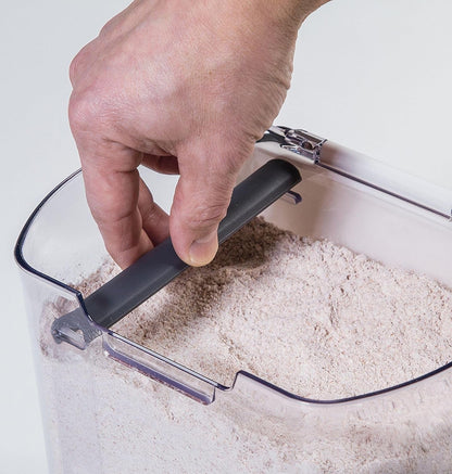 Flour Storage Container with Airtight Lid, 4-Quart Capacity5