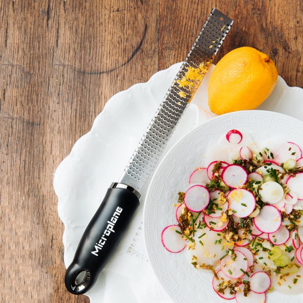 microplane-premium-classic-series-zester-18-8-black-lemon-zester-cheese-grater-vegetable-grater-citrus-parmesan-cheese-garlic-ginger-nutmeg-chocolate-stainless-steel-grater