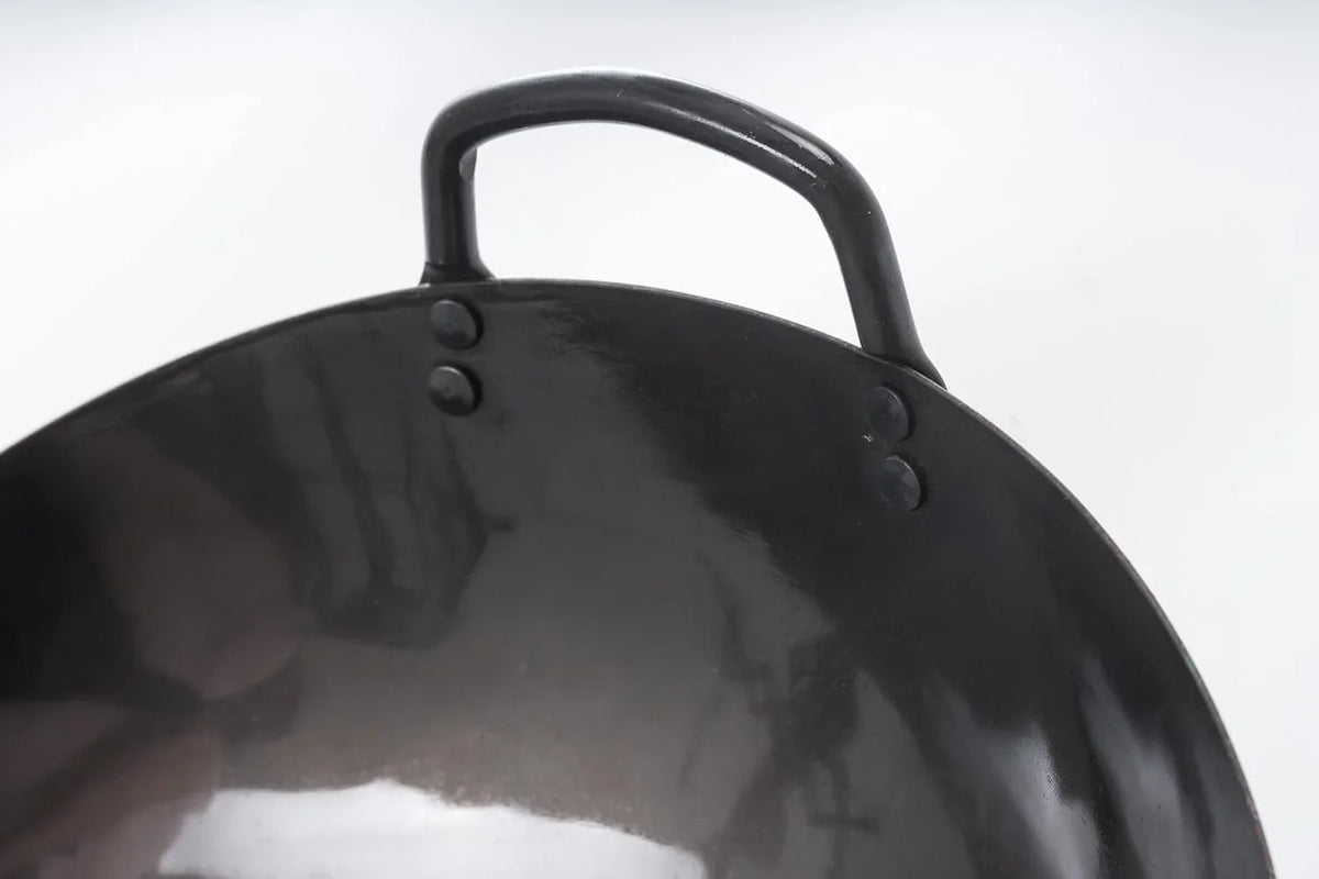 black13-flat-pre-seasoned-hammered-carbon-steel-wok-with-wooden-and-steel-helper-handle-13-inch-flat-bottom