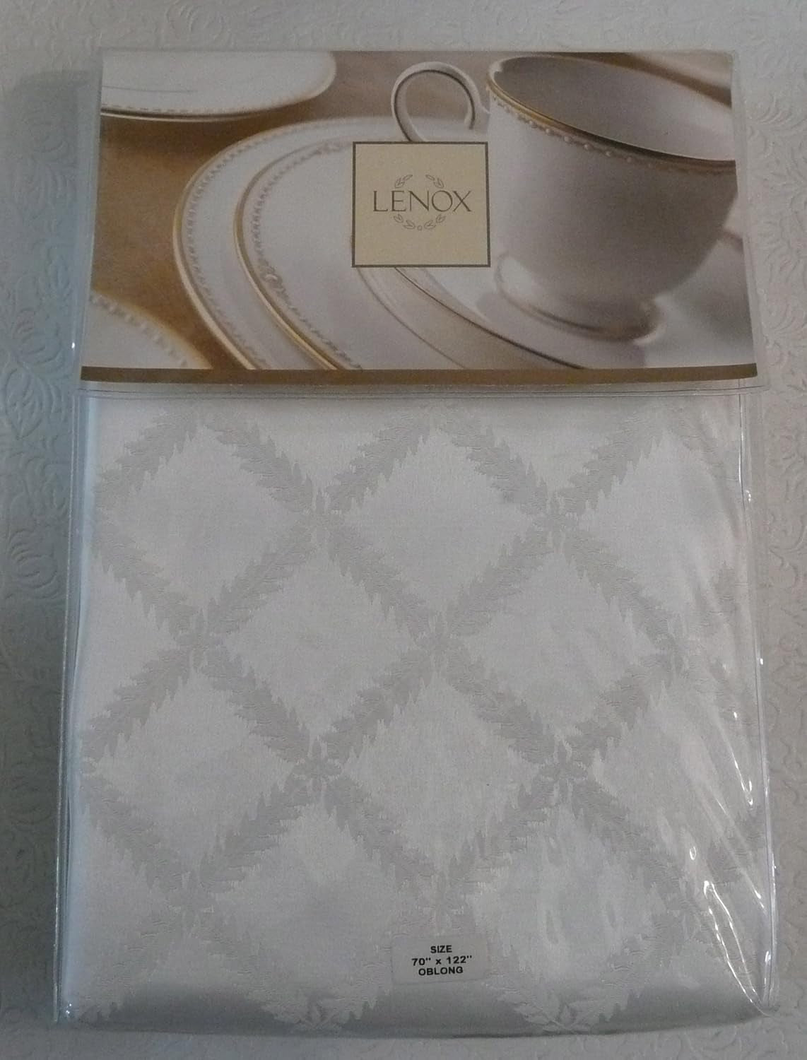 laurel-leaf-tablecloth-white-70w-x-122l