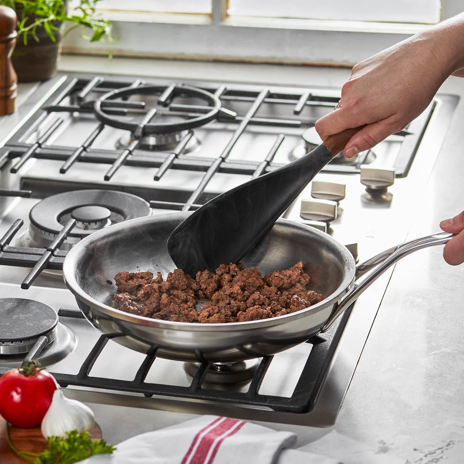 staub-silicone-with-wood-handle-cooking-utensil-multi-function-spatula-spoon