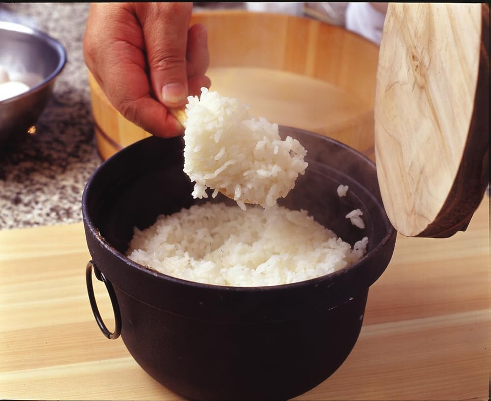 ikenaga-ironwork-312714-rice-pot-3-cups-induction-compatible-rice-cooking-made-in-japan-black