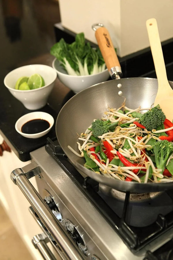 12108410 Carbon Steel Wok with Wood Handle 27Cm/10.5 -Inch, Silver (Lacquer Finish)3