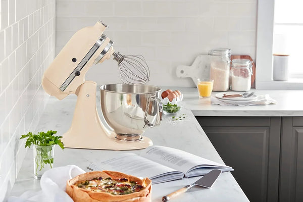 Kitchenaid Artisan, 5-Qt Tilt Head Stand Mixer, KSM150PS, Almond Cream5