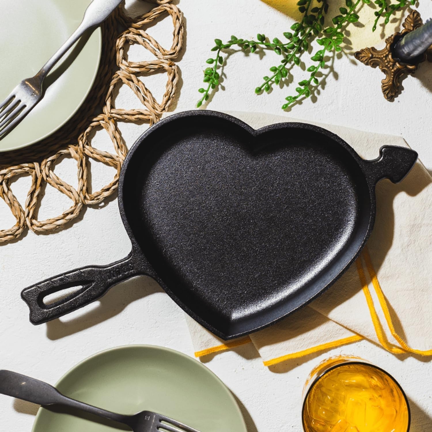 pre-seasoned-cast-iron-heart-skillet-pfas-free-8-5-inches-heart-arrow-design-cast-iron-skillet-great-heat-retention-non-toxic-made-in-usa-oven-stove-safe